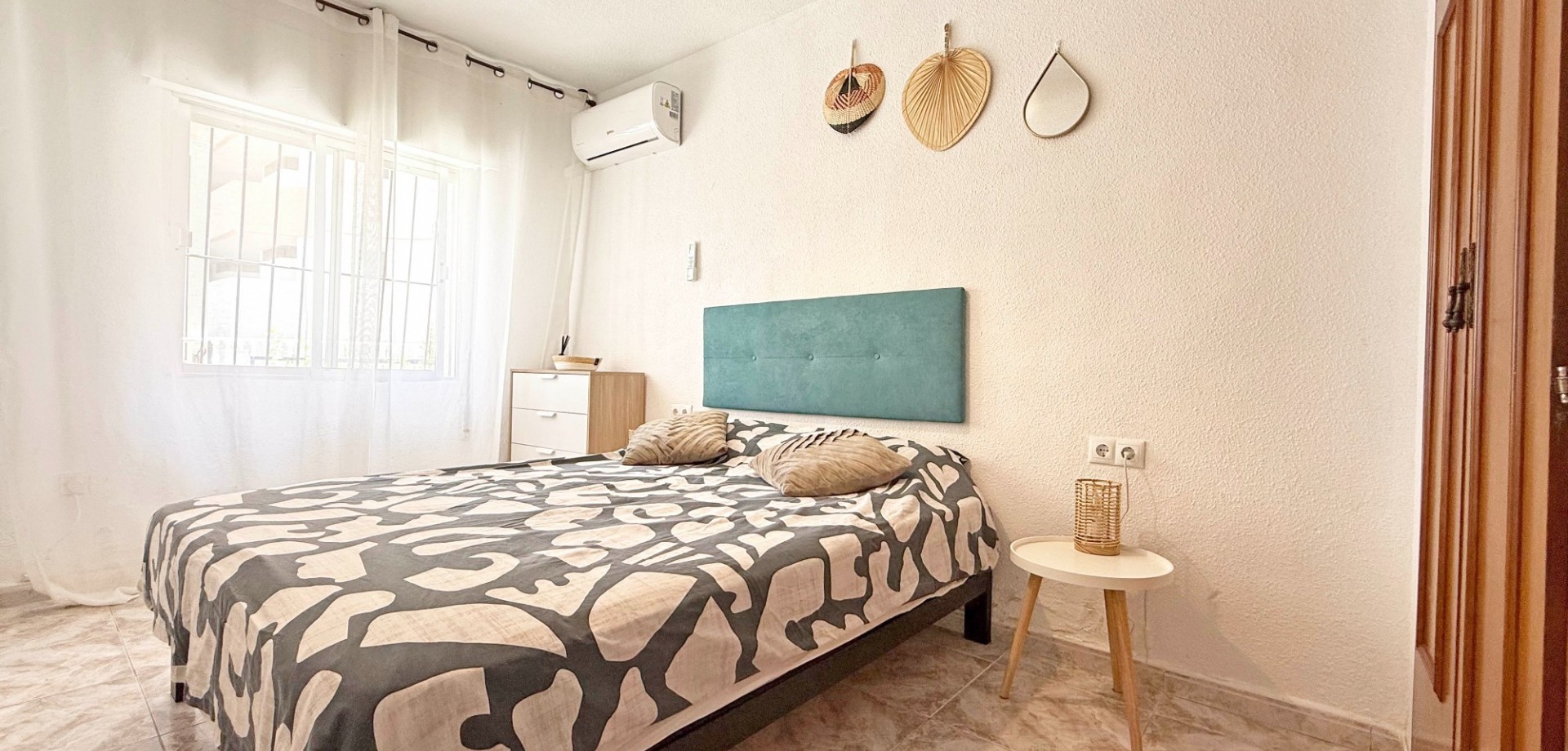 2 Bed, 1 Bath, ApartmentFor Sale, Torrevieja, Alicante