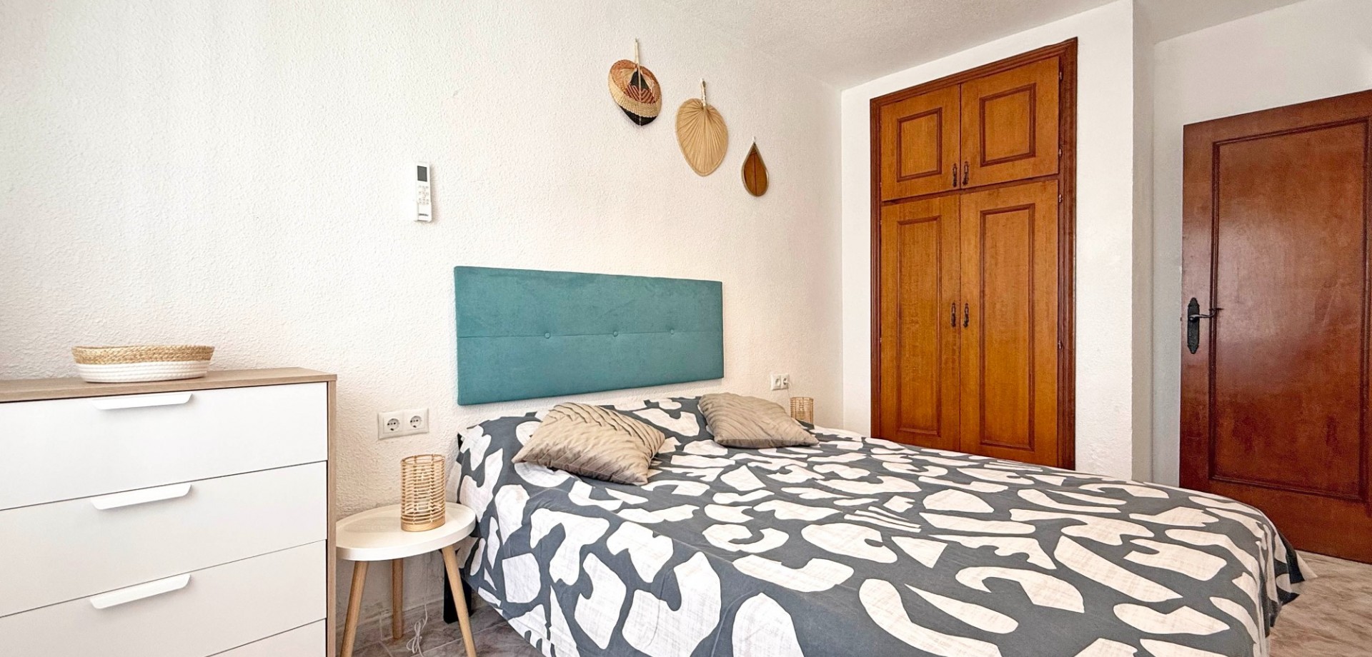 2 Bed, 1 Bath, ApartmentFor Sale, Torrevieja, Alicante