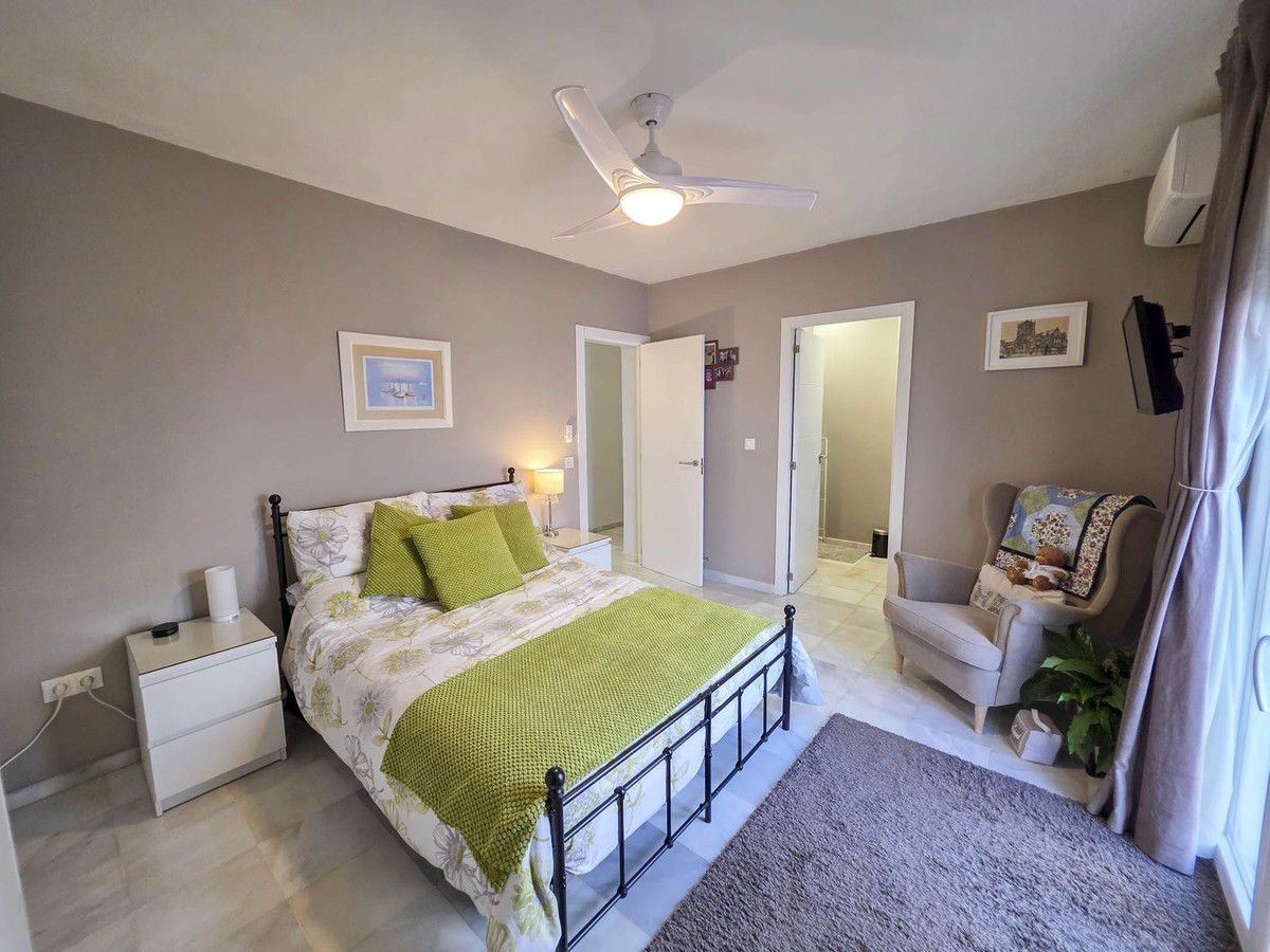 4 Bed, 3 Bath, HouseFor Sale, La Duquesa, Malaga