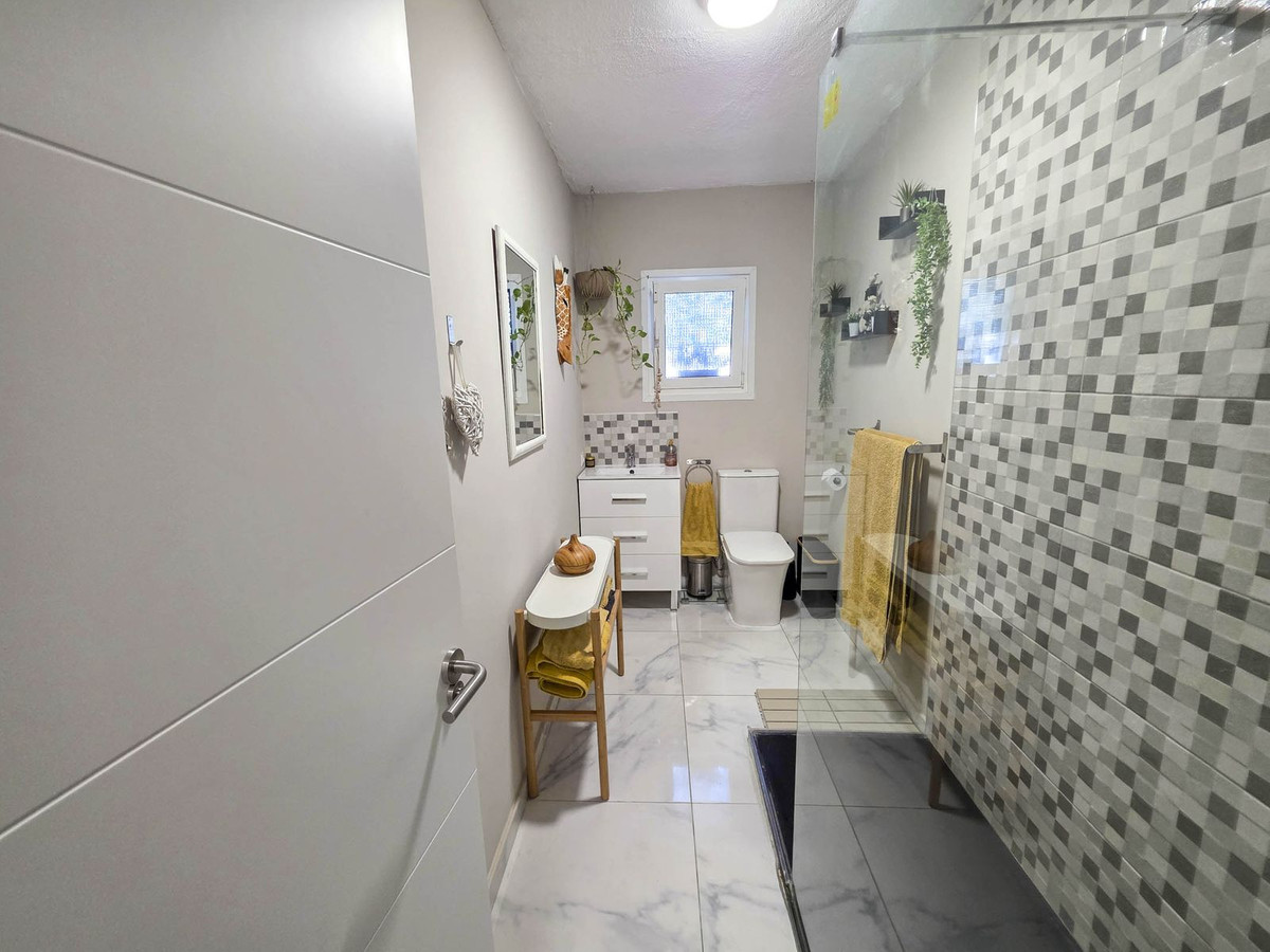 4 Bed, 3 Bath, HouseFor Sale, La Duquesa, Malaga