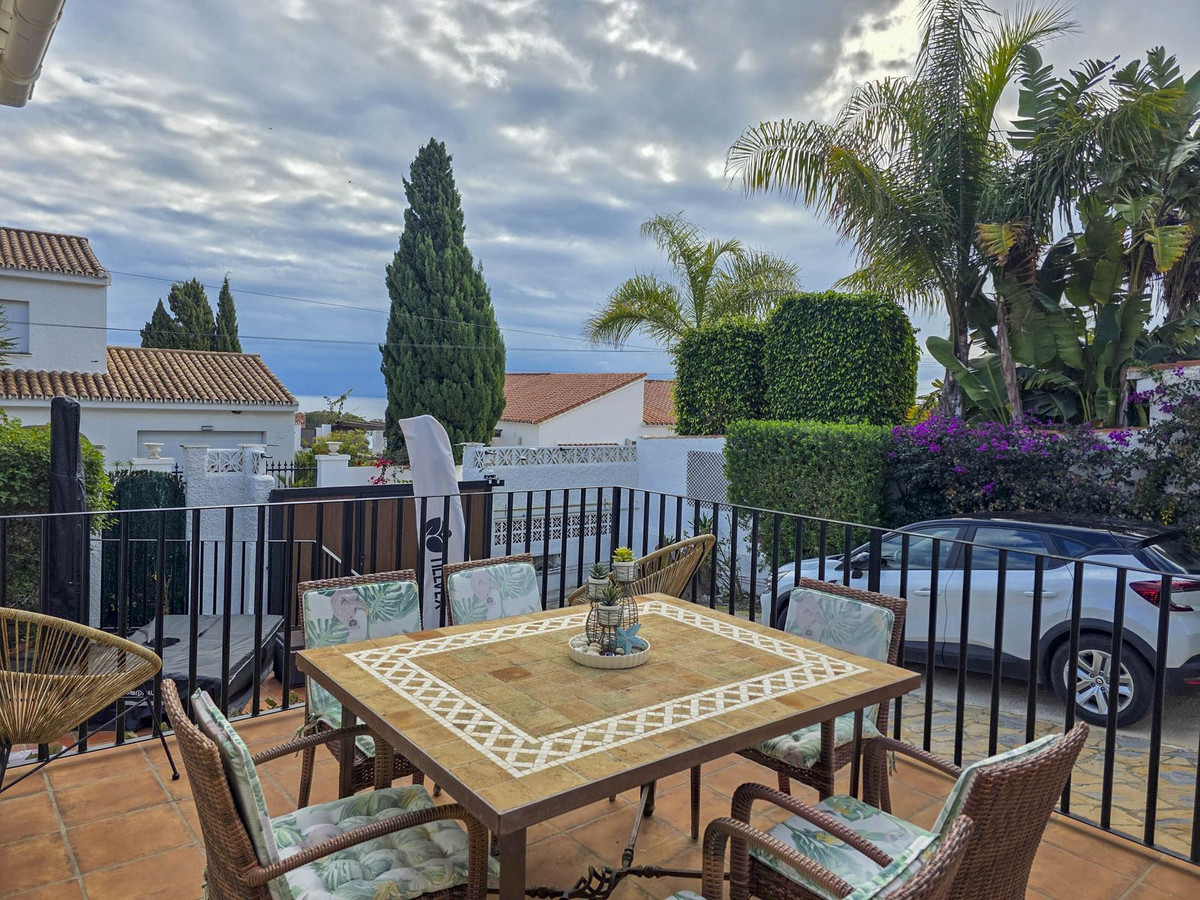 4 Bed, 3 Bath, HouseFor Sale, La Duquesa, Malaga