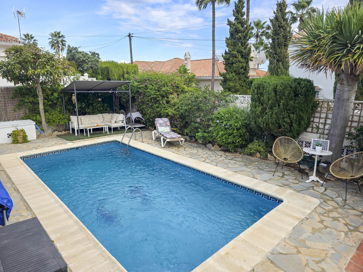 4 Bed, 3 Bath, HouseFor Sale, La Duquesa, Malaga