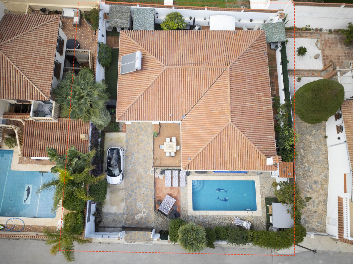 4 Bed, 3 Bath, HouseFor Sale, La Duquesa, Malaga