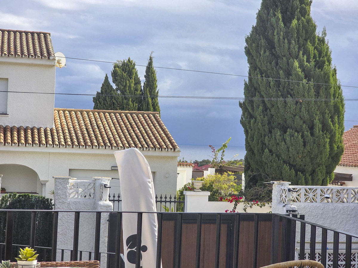 4 Bed, 3 Bath, HouseFor Sale, La Duquesa, Malaga