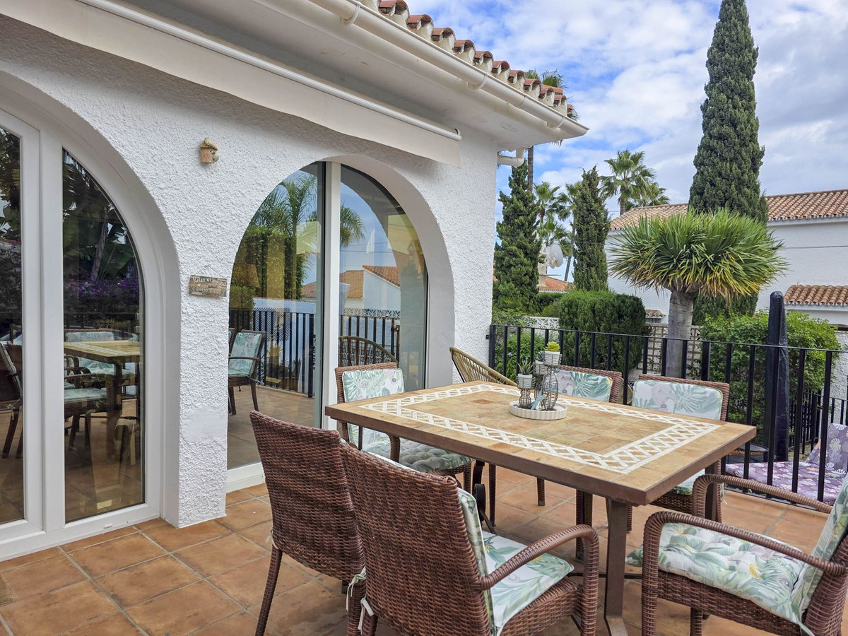 4 Bed, 3 Bath, HouseFor Sale, La Duquesa, Malaga