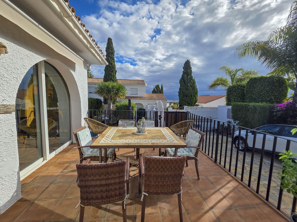 4 Bed, 3 Bath, HouseFor Sale, La Duquesa, Malaga