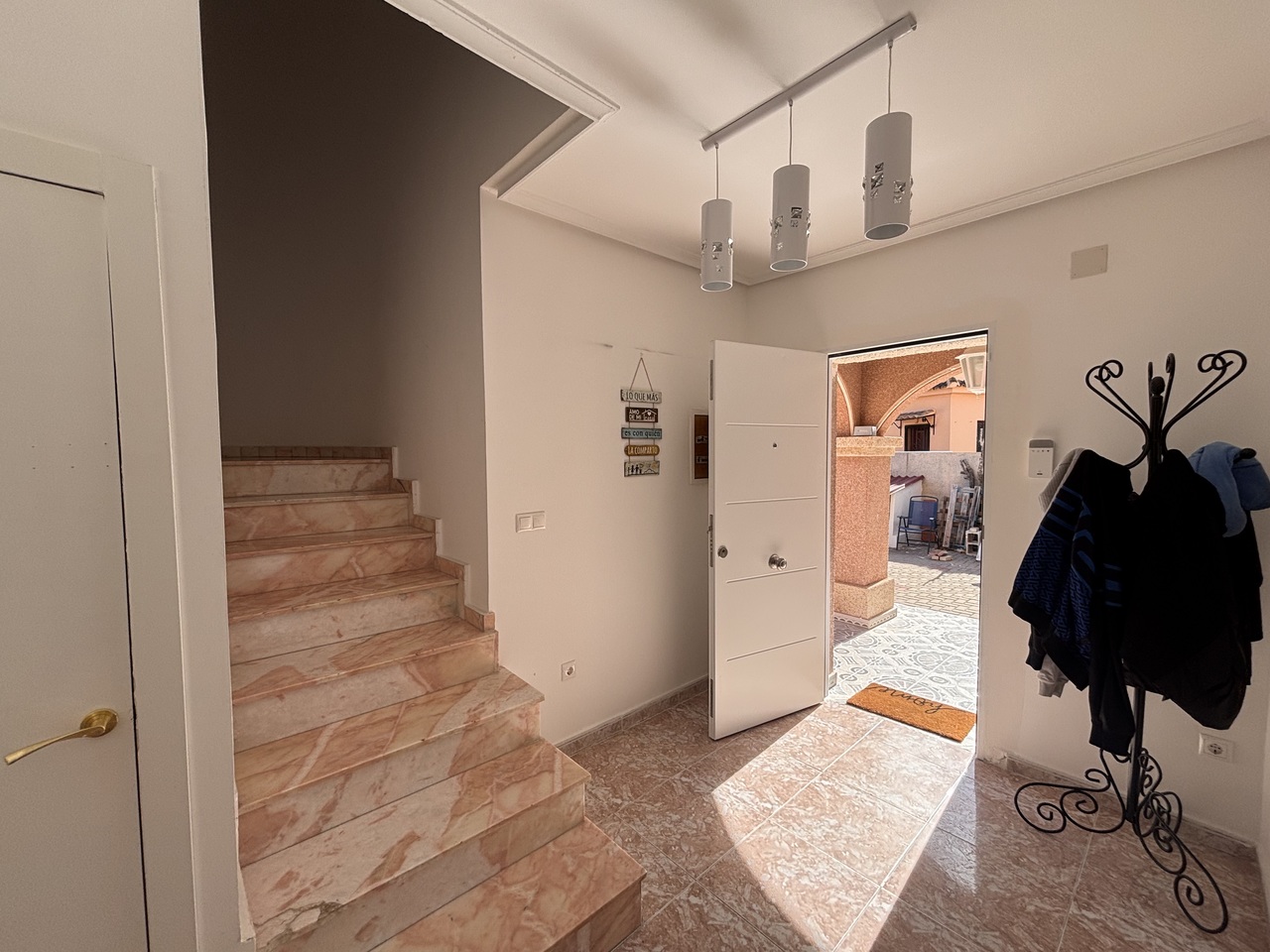 5 Bed, 3 Bath, HouseFor Sale, Benijofar, Alicante