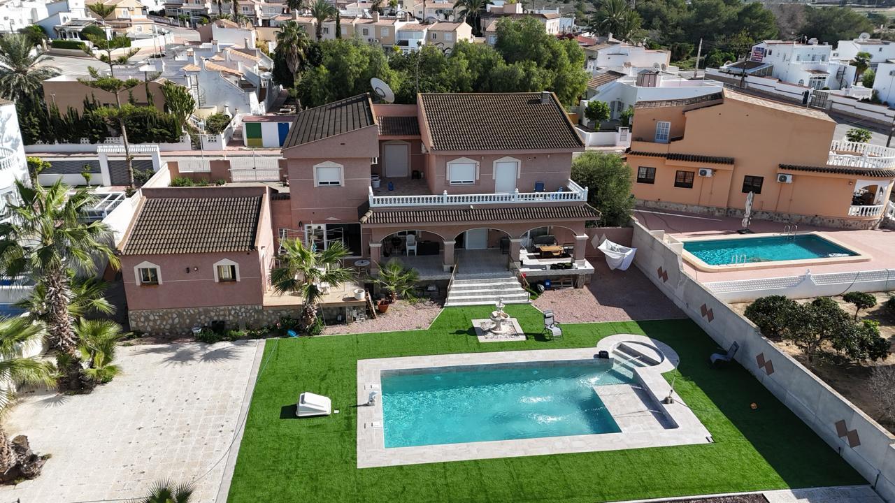 5 Bed, 3 Bath, HouseFor Sale, Benijofar, Alicante