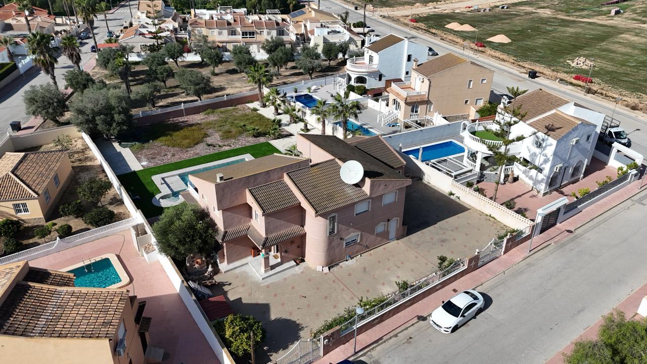 5 Bed, 3 Bath, HouseFor Sale, Benijofar, Alicante