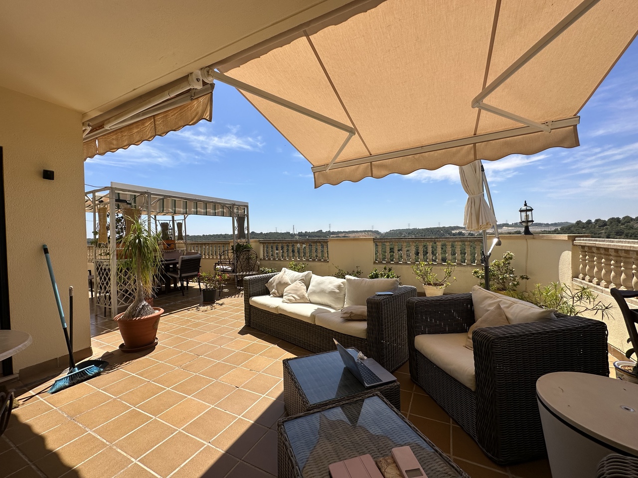 5 Bed, 4 Bath, HouseFor Sale, Villamartin, Alicante