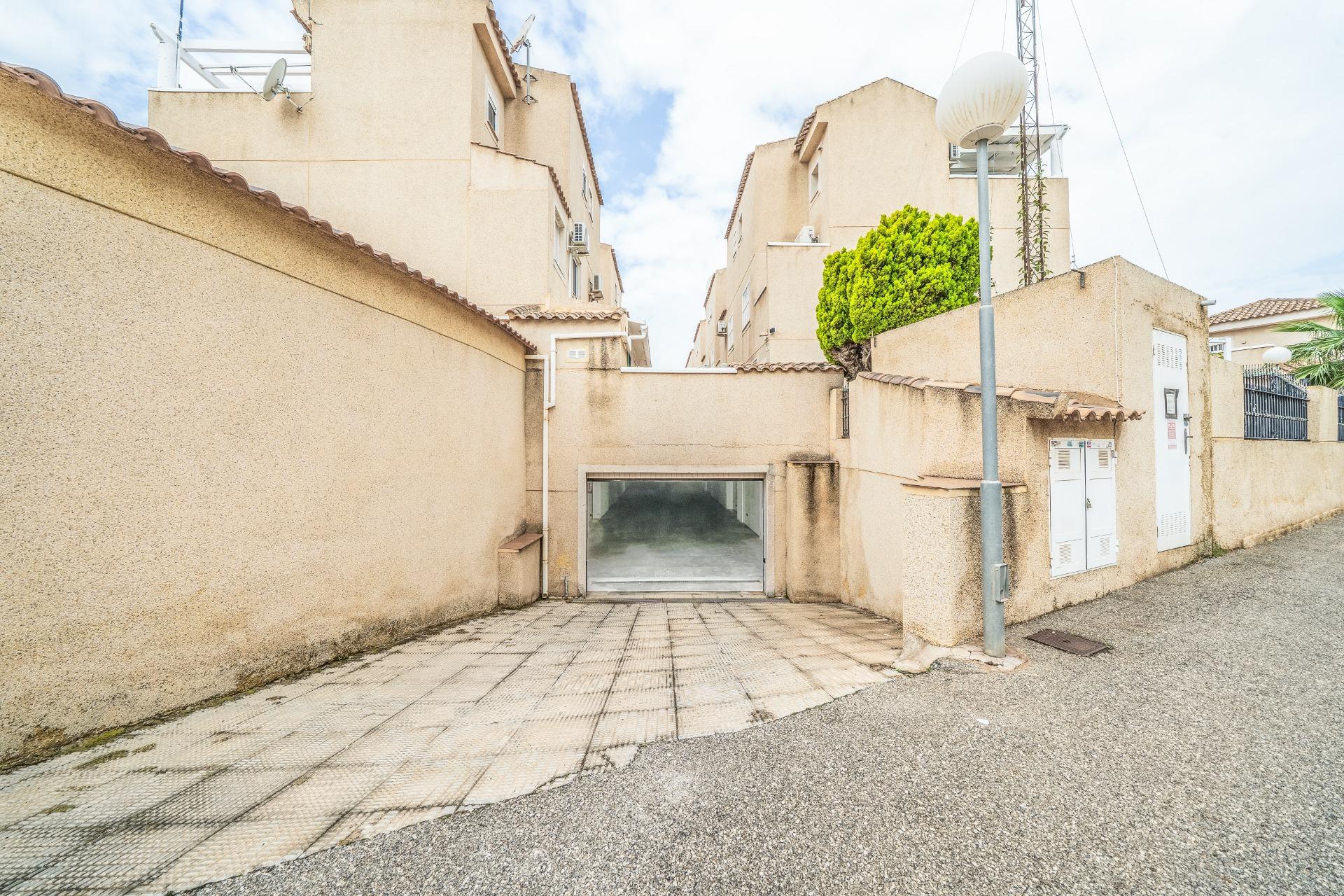 4 Bed, 3 Bath, HouseFor Sale, Orihuela Costa, Alicante