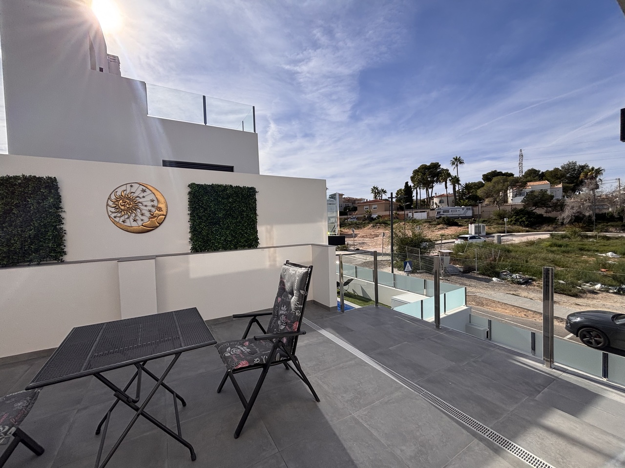 2 Bed, 2 Bath, HouseFor Sale, Villamartin, Alicante