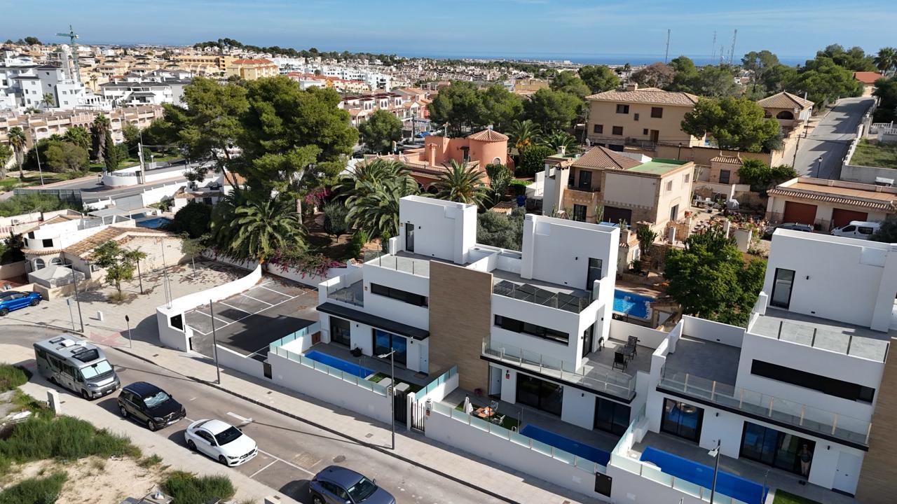 2 Bed, 2 Bath, HouseFor Sale, Villamartin, Alicante
