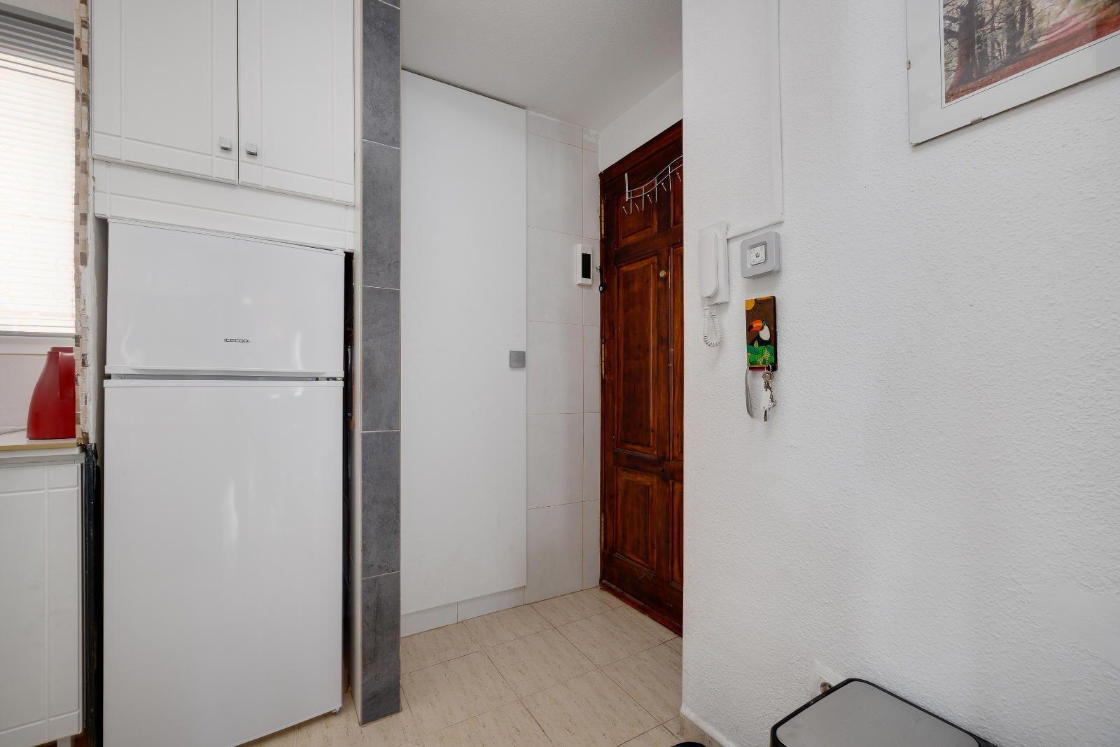 3 Bed, 1 Bath, ApartmentFor Sale, Torrevieja, Alicante