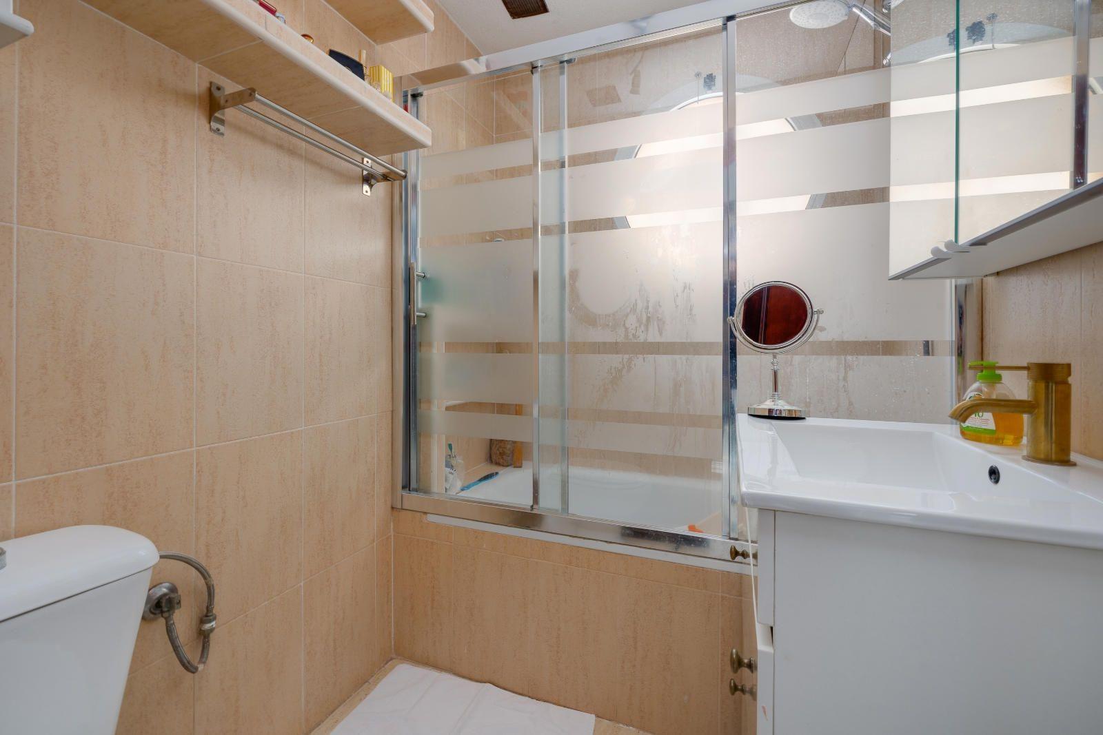 3 Bed, 1 Bath, ApartmentFor Sale, Torrevieja, Alicante