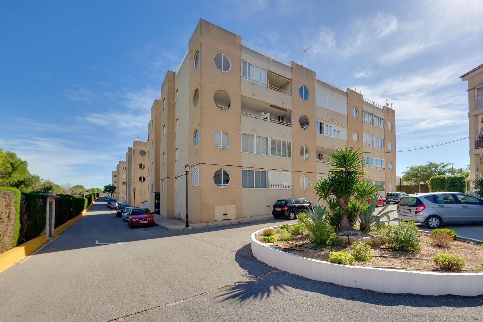 3 Bed, 1 Bath, ApartmentFor Sale, Torrevieja, Alicante