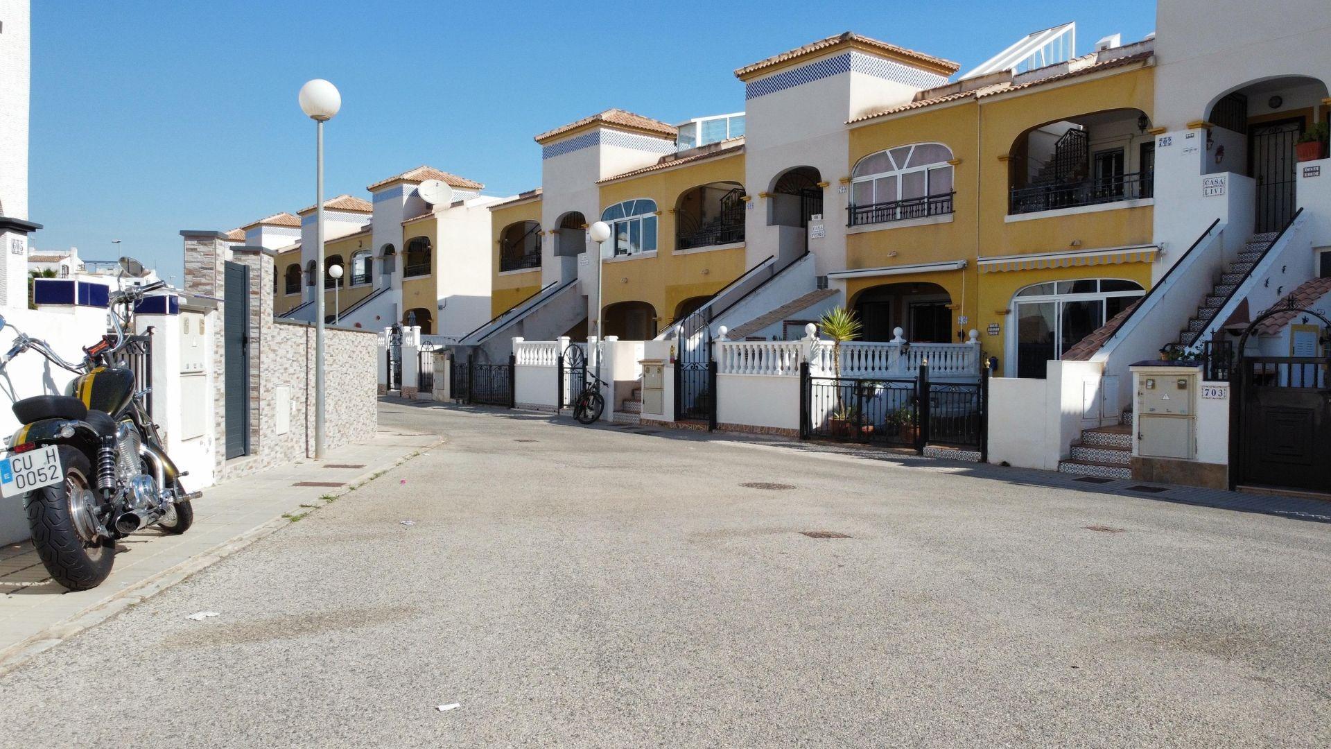4 Bed, 2 Bath, HouseFor Sale, Torrevieja, Alicante