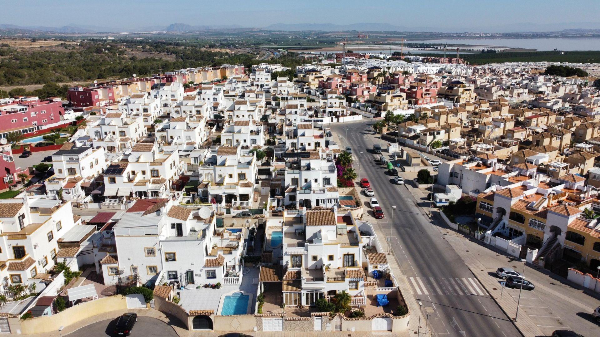 4 Bed, 2 Bath, HouseFor Sale, Torrevieja, Alicante