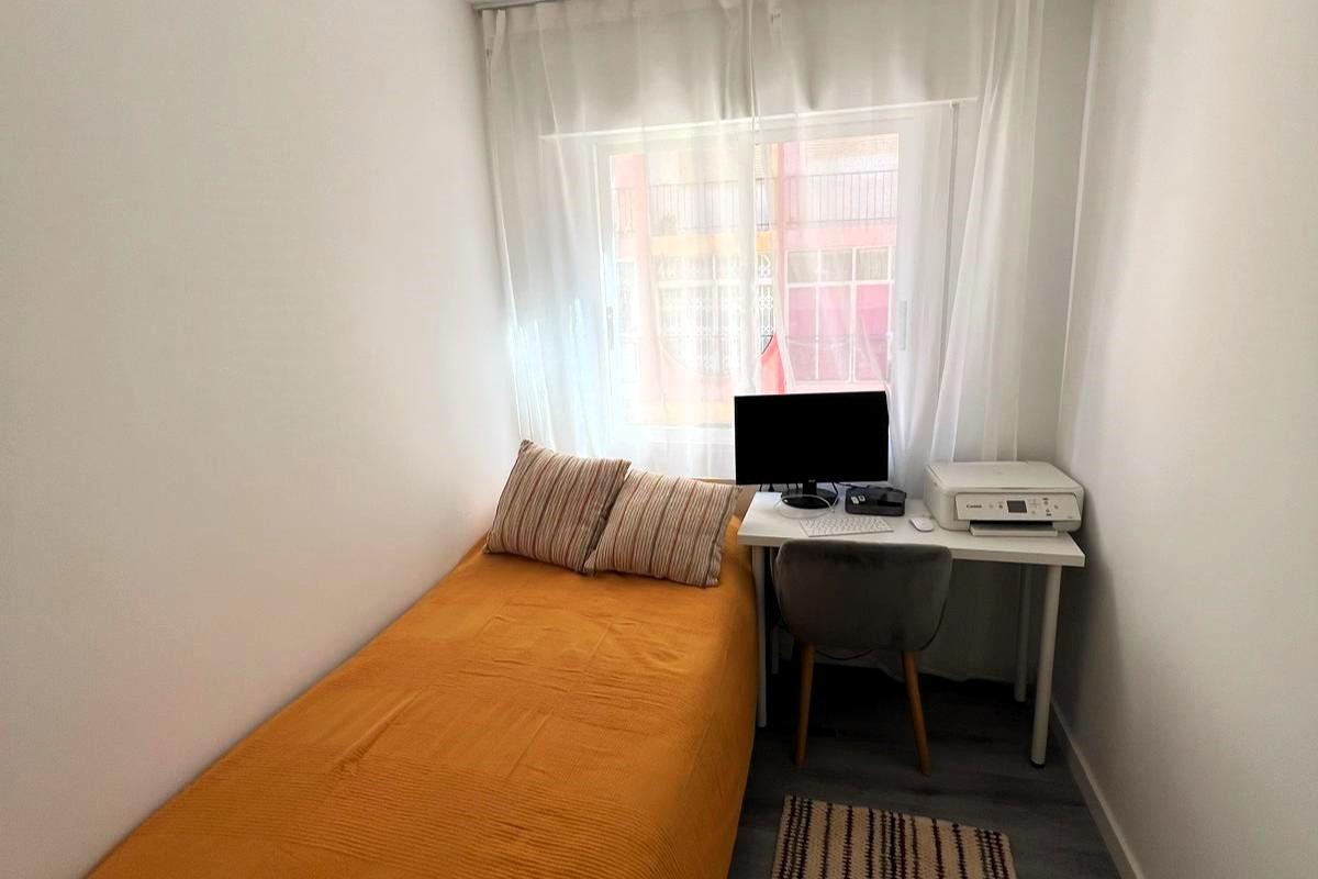 2 Bed, 1 Bath, ApartmentFor Sale, Torrevieja, Alicante