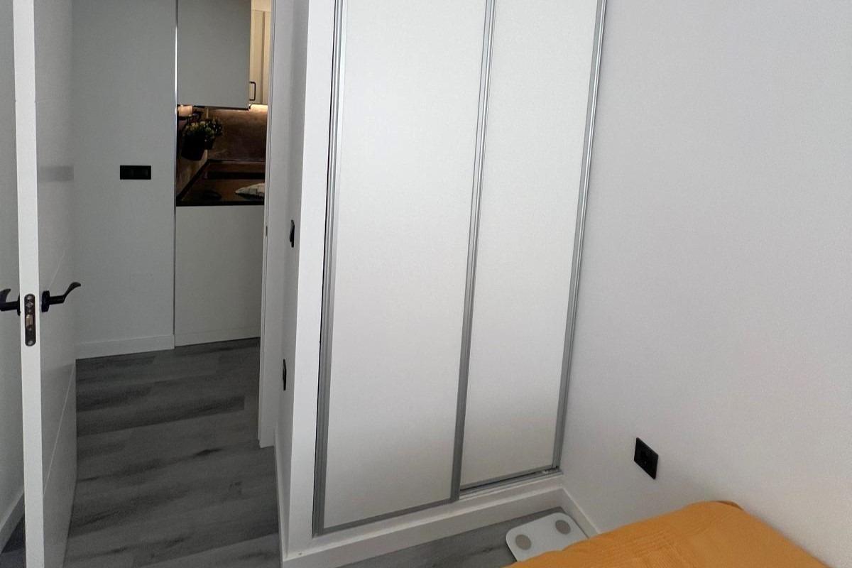 2 Bed, 1 Bath, ApartmentFor Sale, Torrevieja, Alicante