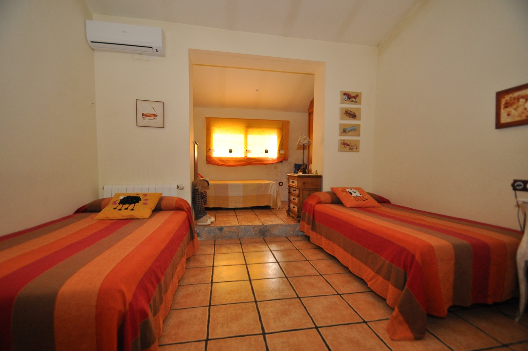 4 Bed, 2 Bath, HouseFor Sale, Chinorlet, Alicante