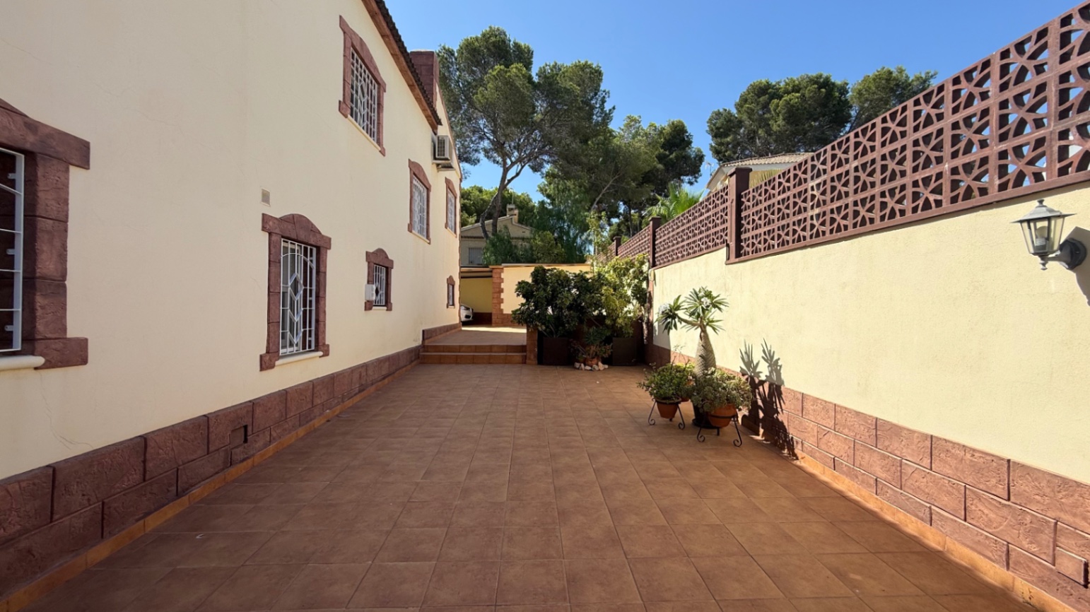 7 Bed, 4 Bath, HouseFor Sale, Torrevieja, Alicante
