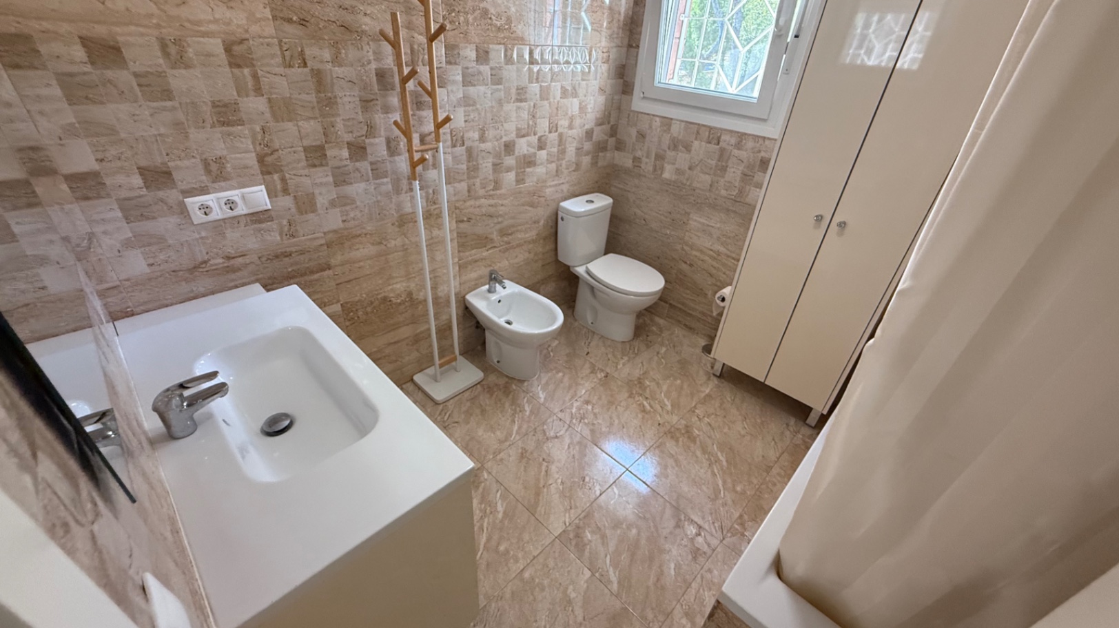 7 Bed, 4 Bath, HouseFor Sale, Torrevieja, Alicante