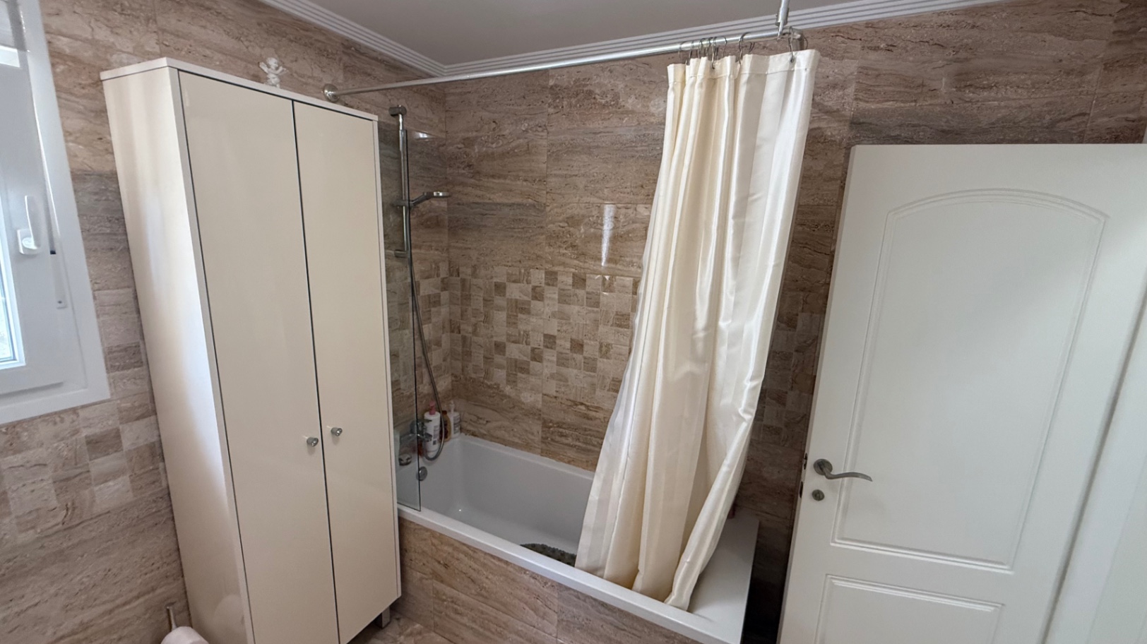 7 Bed, 4 Bath, HouseFor Sale, Torrevieja, Alicante