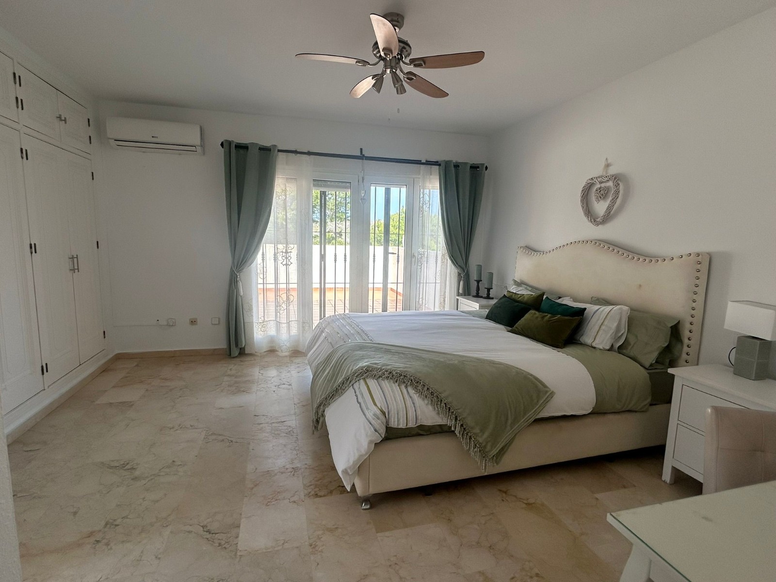 5 Bed, 3 Bath, HouseFor Sale, Orihuela Costa, Alicante