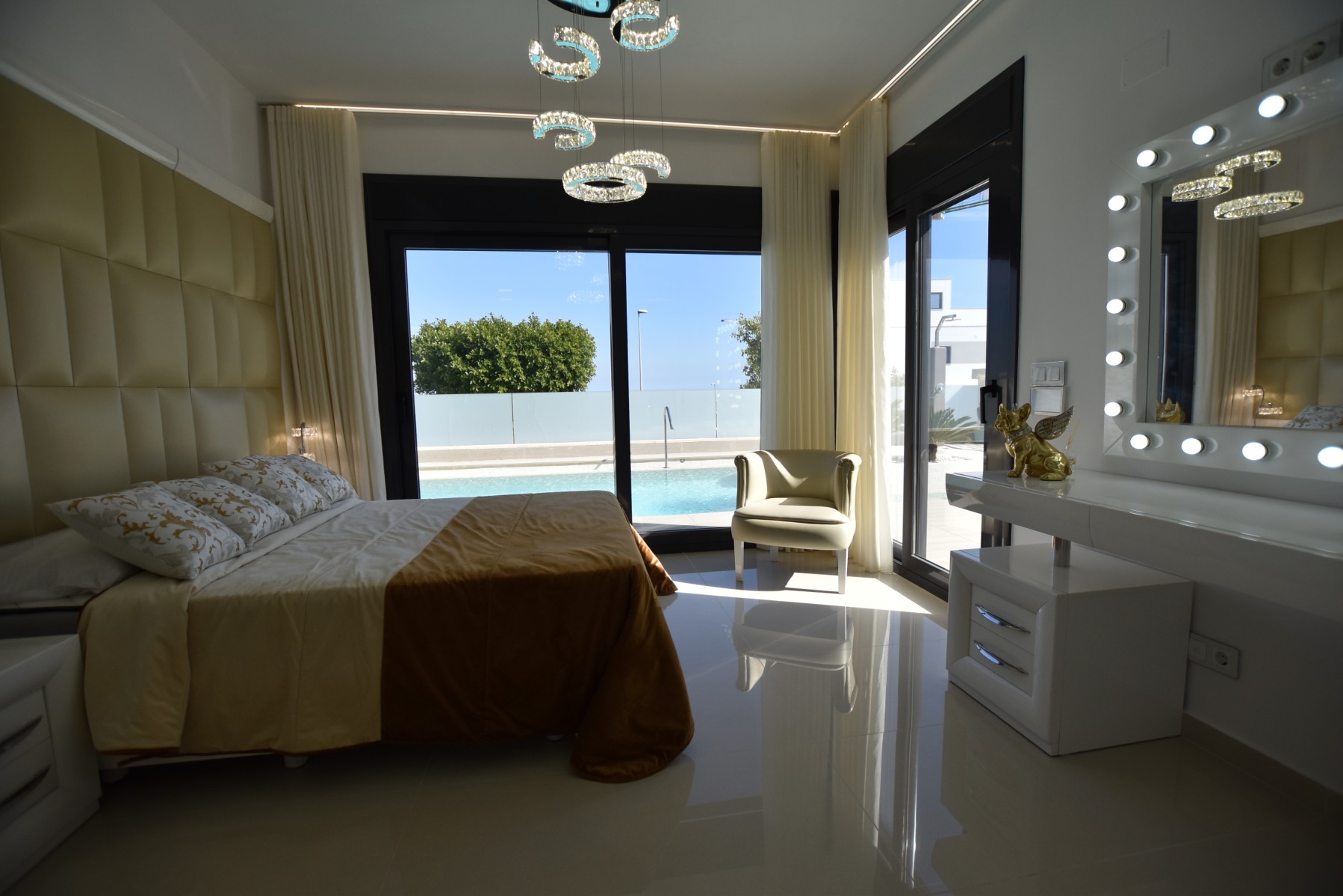 5 Bed, 3 Bath, HouseFor Sale, San Miguel de Salinas, Alicante