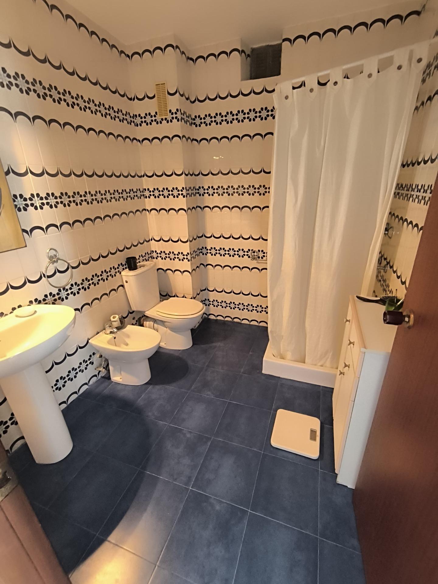 3 Bed, 2 Bath, ApartmentFor Sale, Torrevieja, Alicante