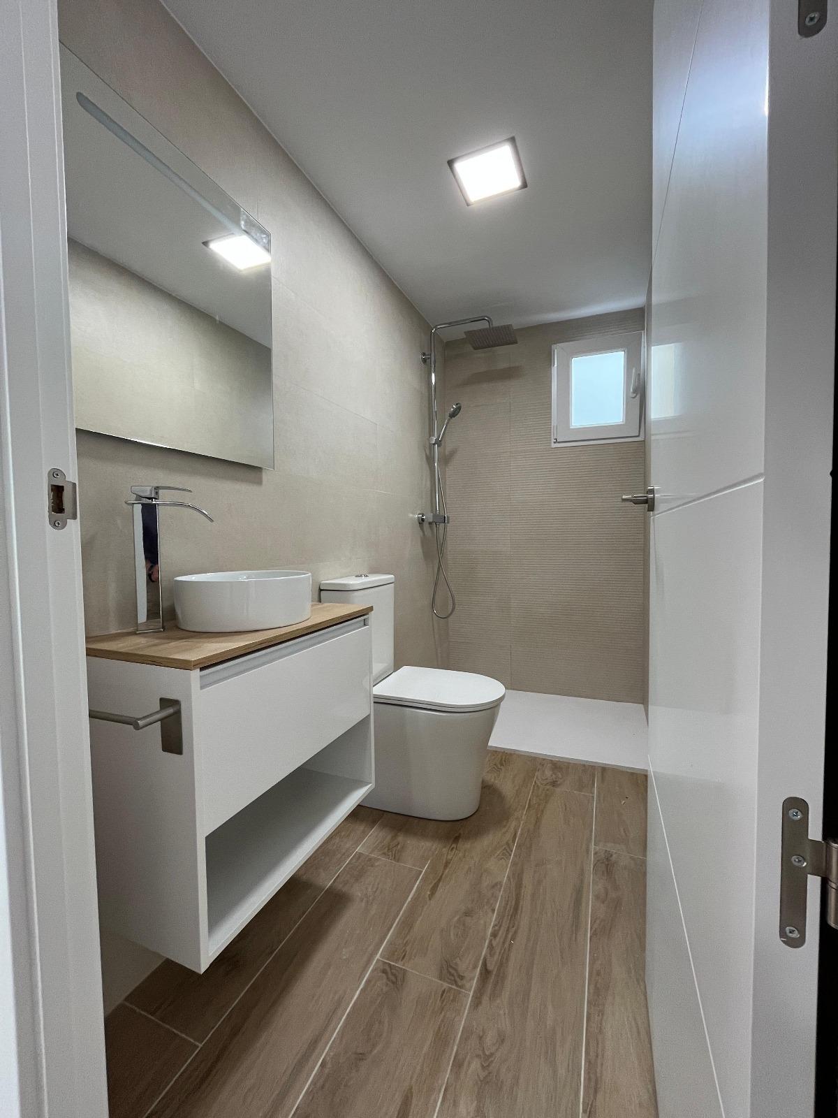 3 Bed, 2 Bath, ApartmentFor Sale, Torrevieja, Alicante