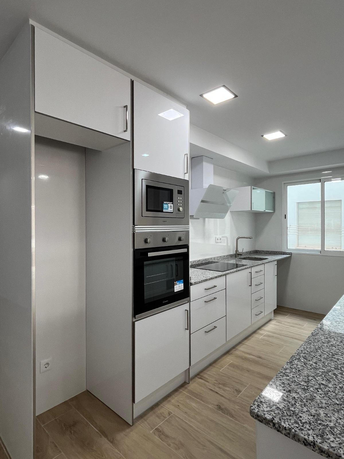 3 Bed, 2 Bath, ApartmentFor Sale, Torrevieja, Alicante