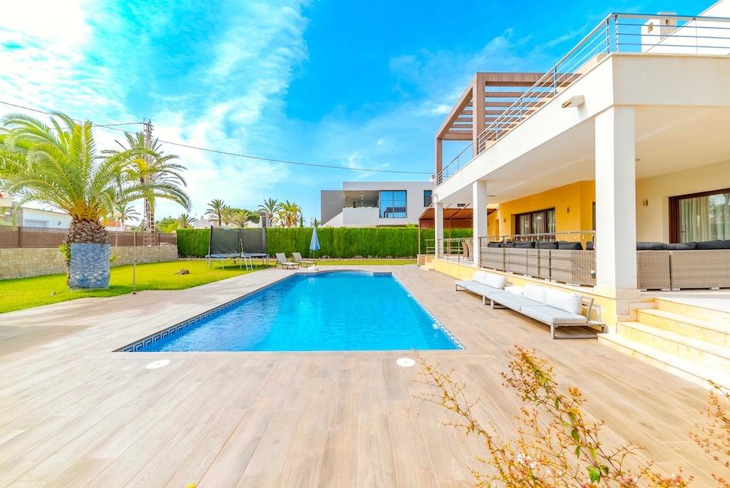 5 Bed, 5 Bath, HouseFor Sale, Cabo Roig, Alicante