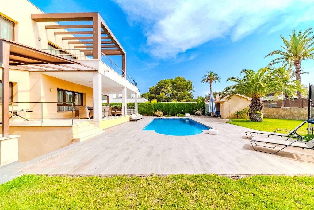 5 Bed, 5 Bath, HouseFor Sale, Cabo Roig, Alicante