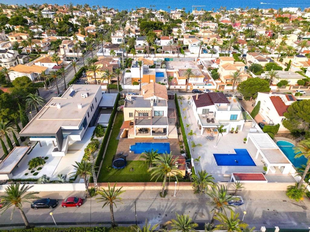 5 Bed, 5 Bath, HouseFor Sale, Cabo Roig, Alicante