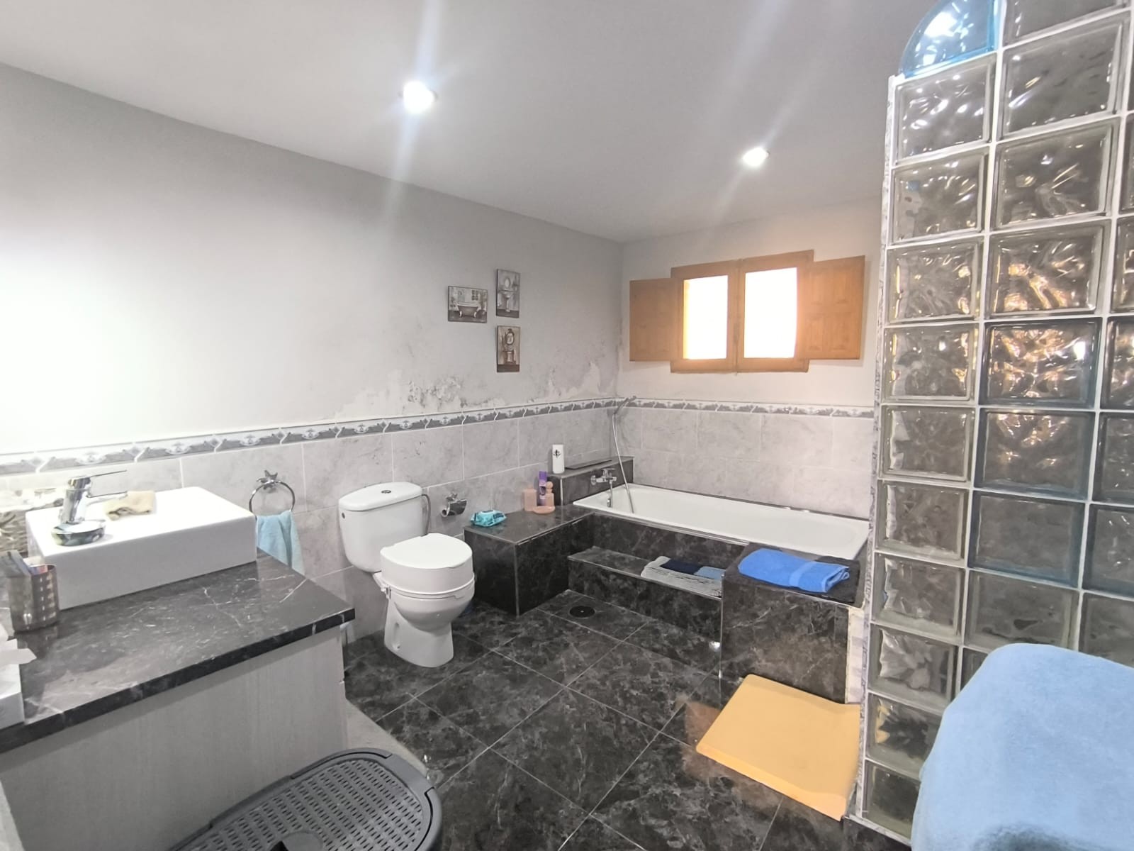 4 Bed, 2 Bath, HouseFor Sale, Chinorlet, Alicante