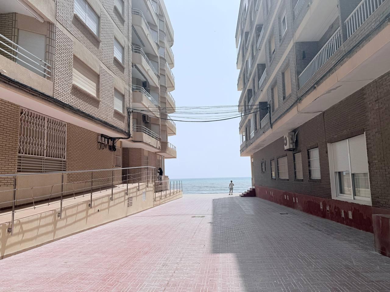 3 Bed, 2 Bath, ApartmentFor Sale, Torrevieja, Alicante