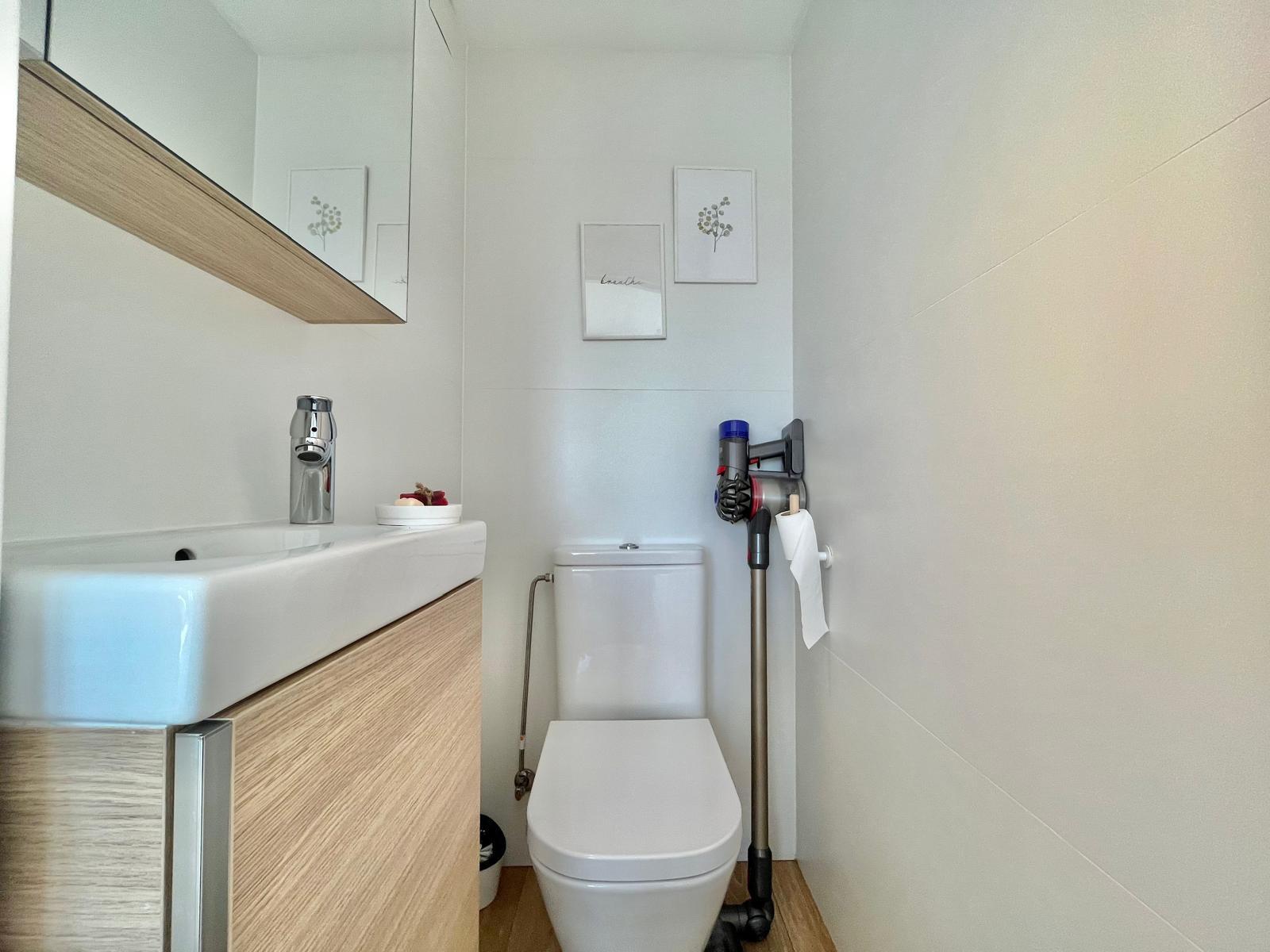 2 Bed, 1 Bath, ApartmentFor Sale, Torrevieja, Alicante