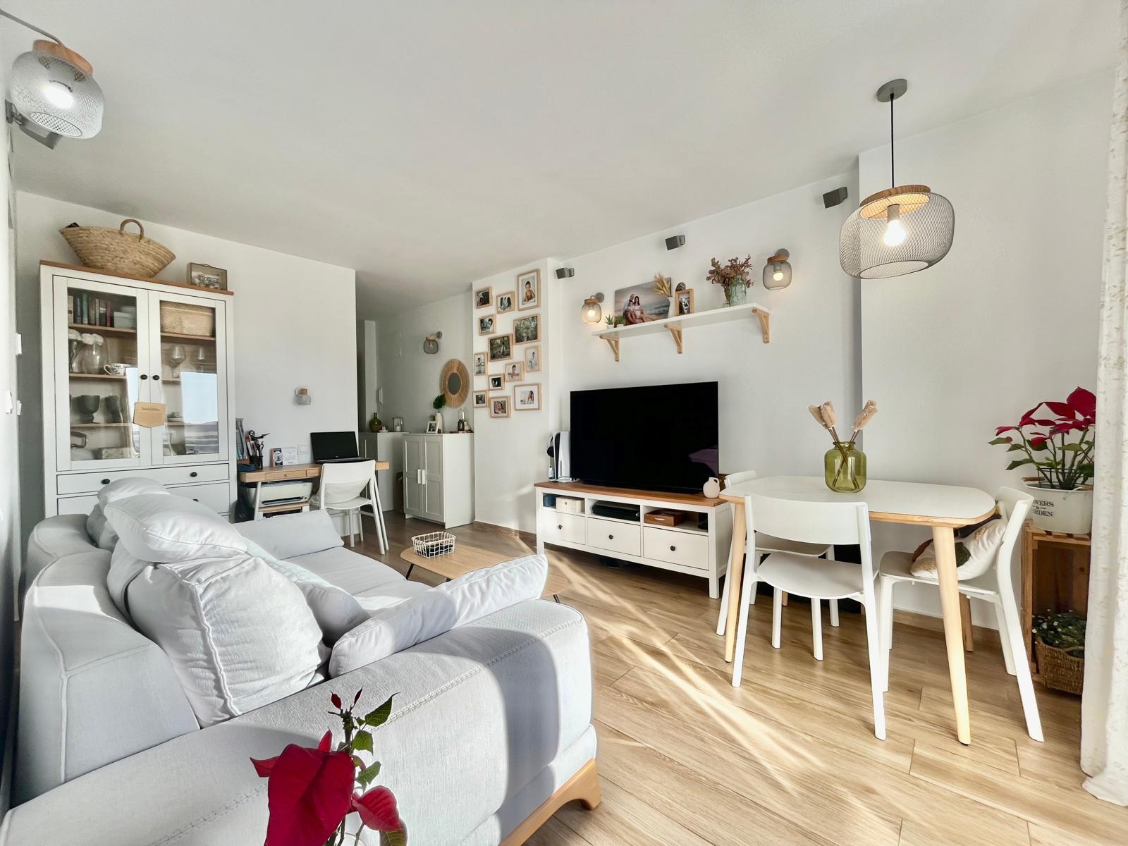 2 Bed, 1 Bath, ApartmentFor Sale, Torrevieja, Alicante