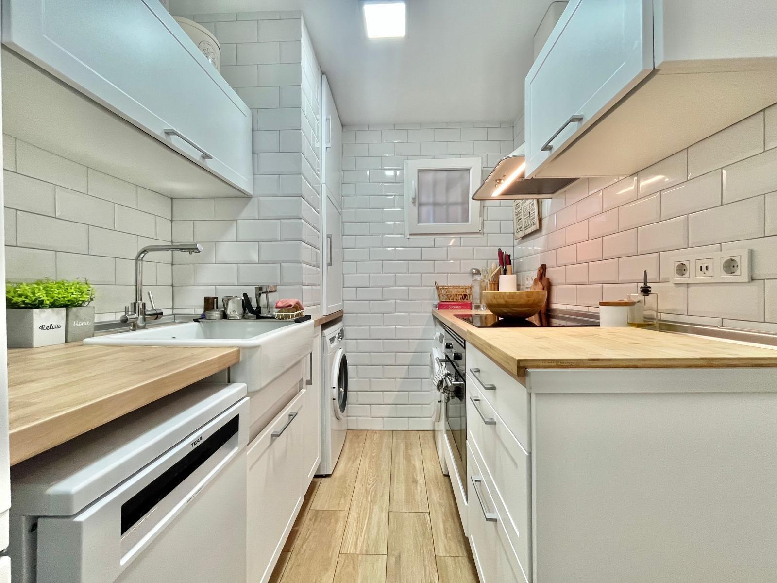 2 Bed, 1 Bath, ApartmentFor Sale, Torrevieja, Alicante