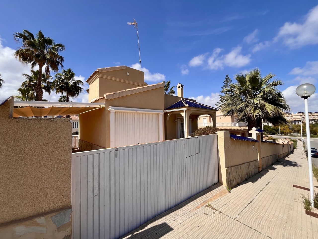 5 Bed, 3 Bath, HouseFor Sale, La Zenia, Alicante