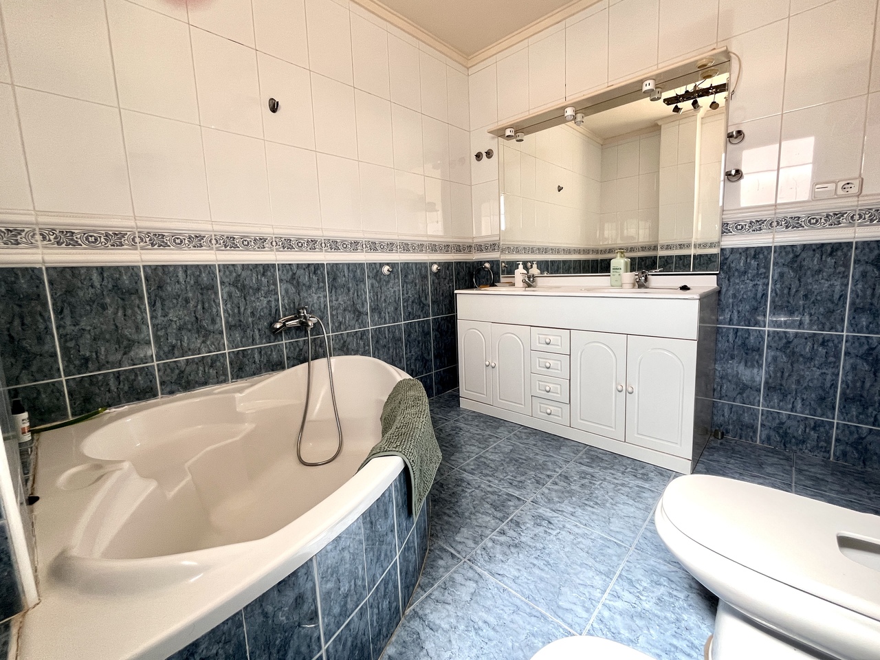 5 Bed, 3 Bath, HouseFor Sale, La Zenia, Alicante