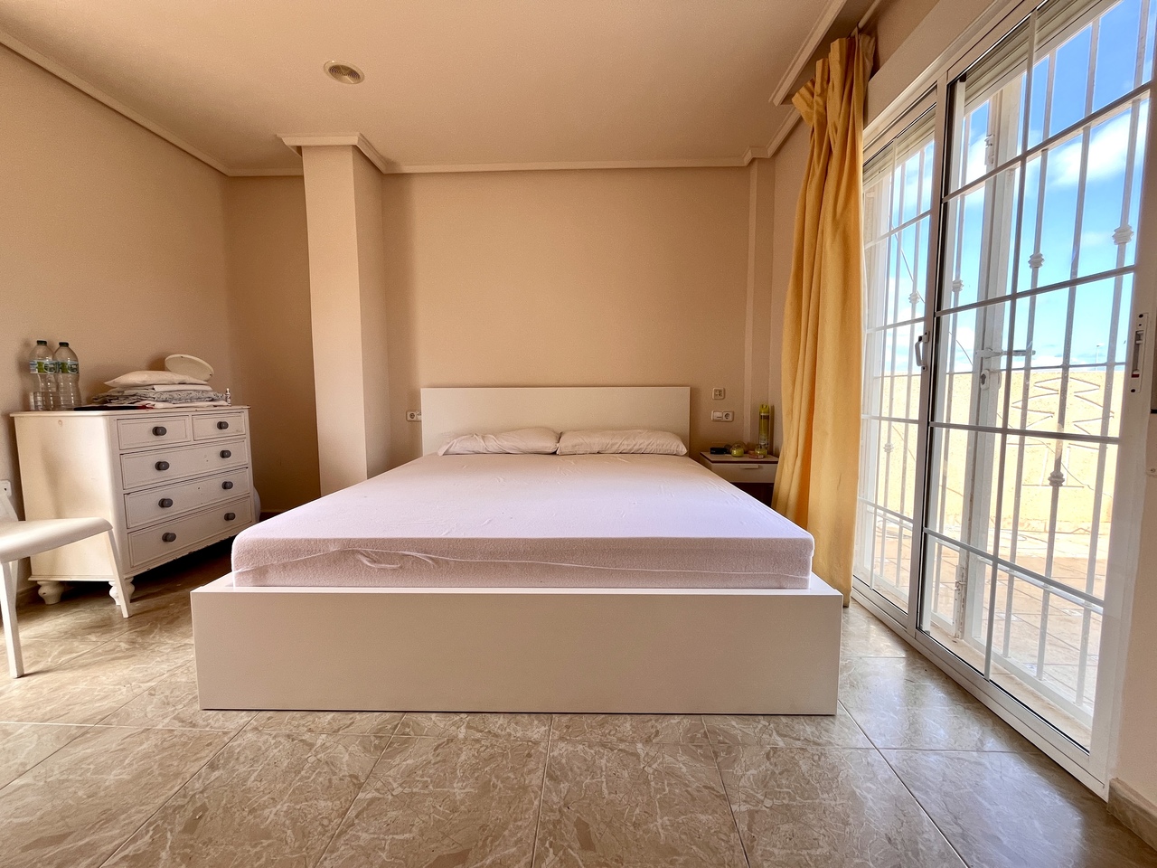 5 Bed, 3 Bath, HouseFor Sale, La Zenia, Alicante