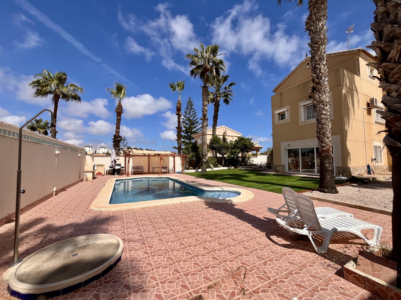 5 Bed, 3 Bath, HouseFor Sale, La Zenia, Alicante