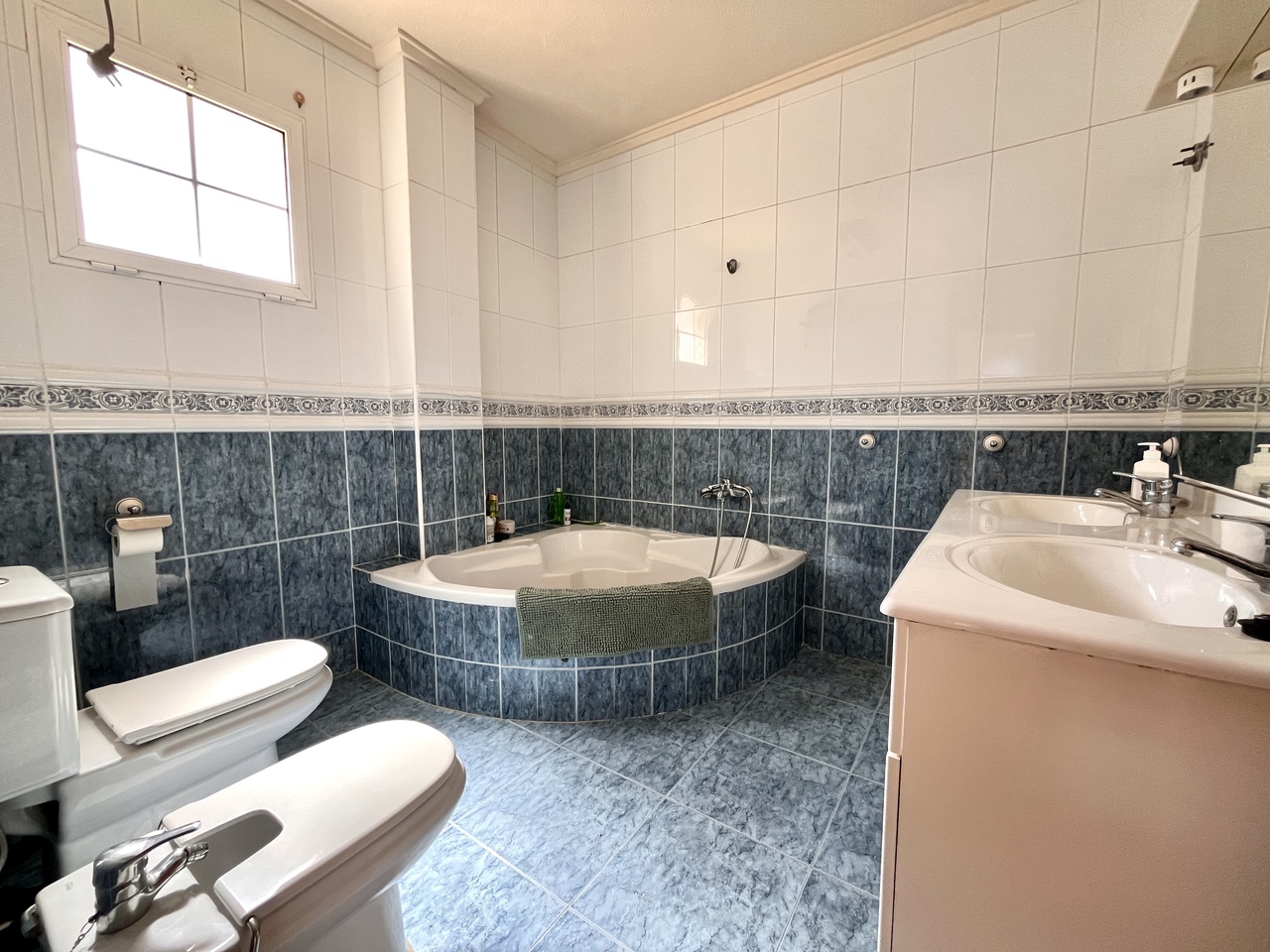 5 Bed, 3 Bath, HouseFor Sale, La Zenia, Alicante