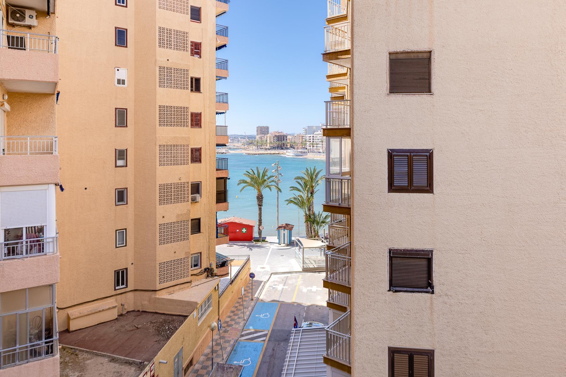 3 Bed, 2 Bath, ApartmentFor Sale, Torrevieja, Alicante