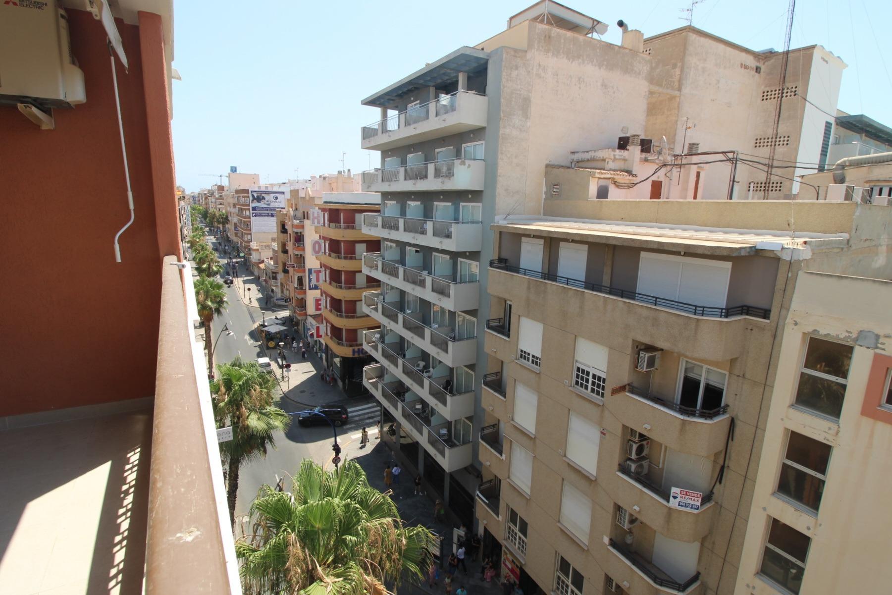 3 Bed, 2 Bath, ApartmentFor Sale, Torrevieja, Alicante