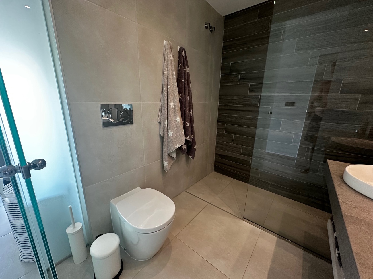 3 Bed, 2 Bath, ApartmentFor Sale, El Raso, Alicante