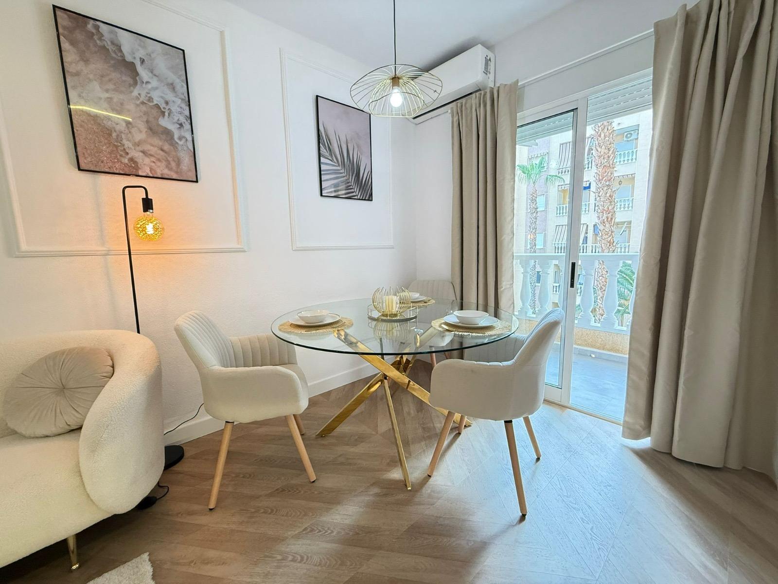 2 Bed, 1 Bath, ApartmentFor Sale, Torrevieja, Alicante